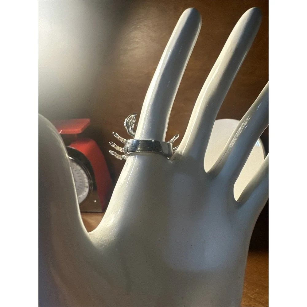 Rhinestone Swing Tail Lobster Ring Silvertown Stretch Size 8